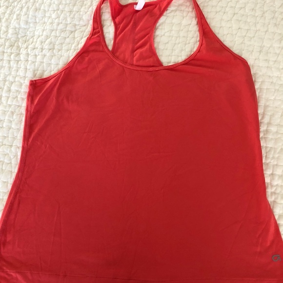 Lot of 3 Gapfit workout tanks - Picture 7 of 8